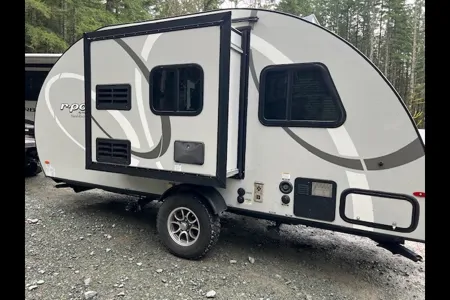 Easy Tow R-Pod for Couples & Families