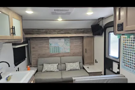 Andmel's Grand River 22MB Travel Trailer