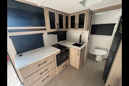 Tour AZ in LUXURY!! - Grand Design Imagine 16ml Travel Trailer
