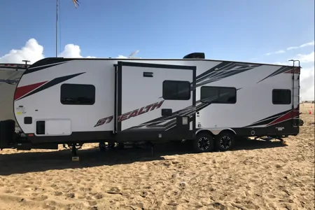 Kilroy's Stealth Forest River FQ2916 Toy Hauler