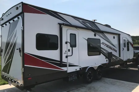 Kilroy's Stealth Forest River FQ2916 Toy Hauler