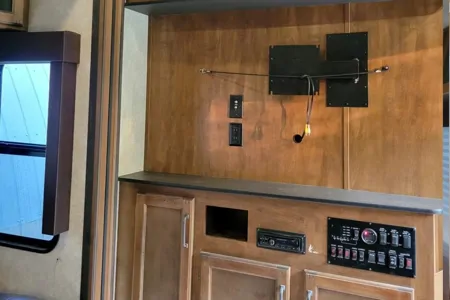 Ryan's Toy Hauler 10' Garage