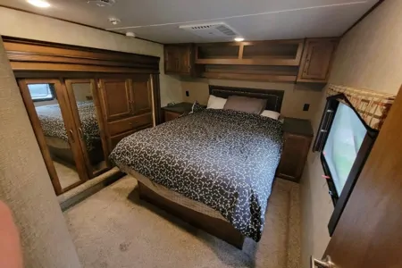 Ryan's Toy Hauler 10' Garage