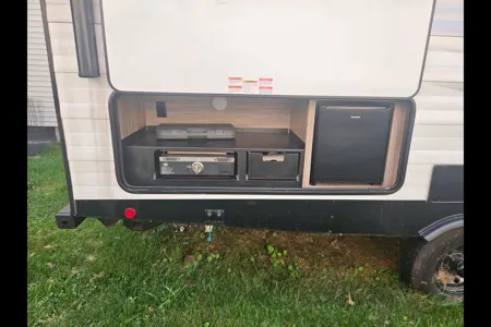 Troy's Winnebago 26bh access Travel Trailer