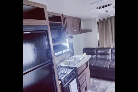 Michael's Heartland Pioneer 27 Travel Trailer