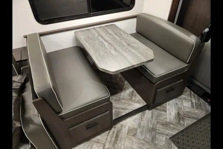 Coaster Seeker Forest River Sunseeker Class C