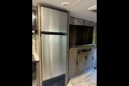 Prime Time Advenger 27DBS Travel Trailer