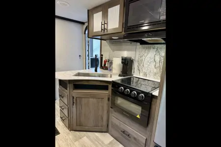 Prime Time Advenger 27DBS Travel Trailer