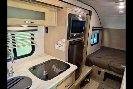 2019 189 R-Pod Hood River Edition - "Hoppy II" a Happy Camper