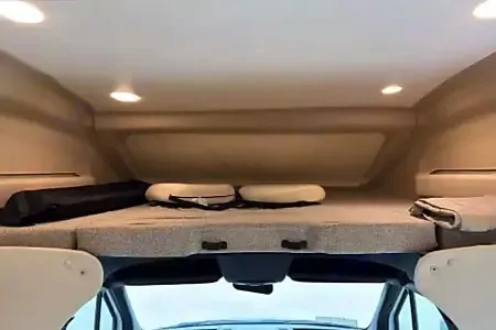 WiFi - Luxurious - Diesel - Great MPG (2)