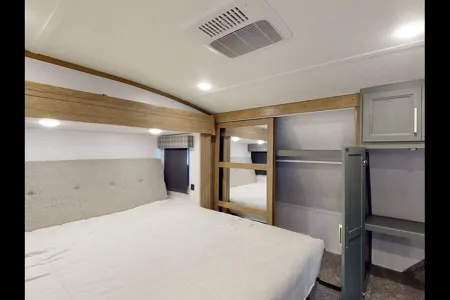 Spacious, Stylish, Family-Friendly: Camping Comfort 5th Wheel
