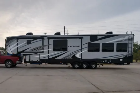 Heartland Cyclone 4115 Toy Hauler