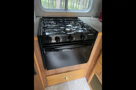 Fifth Wheel with rear bunks sleeps 8!