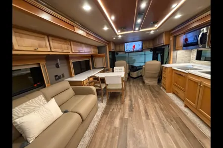 Christopher's Tiffin Motorhomes Allegro red 360 38ka Class A