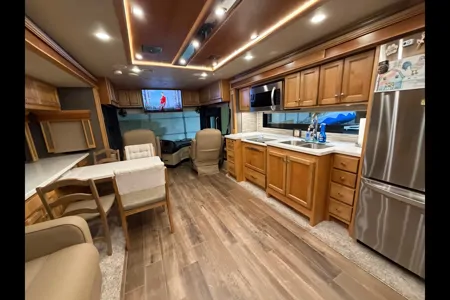 Christopher's Tiffin Motorhomes Allegro red 360 38ka Class A