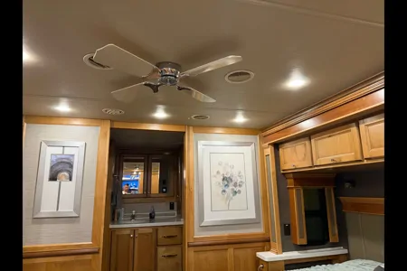 Christopher's Tiffin Motorhomes Allegro red 360 38ka Class A