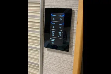 Christopher's Tiffin Motorhomes Allegro red 360 38ka Class A