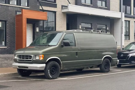 Camper van Ford E-150 🇨🇦