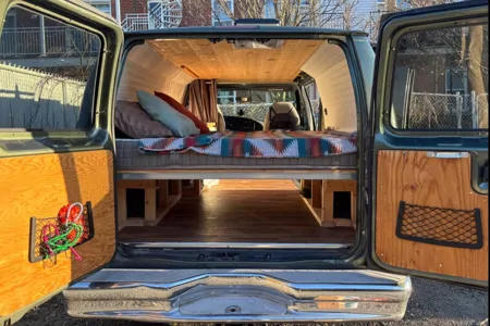 Camper van Ford E-150 🇨🇦
