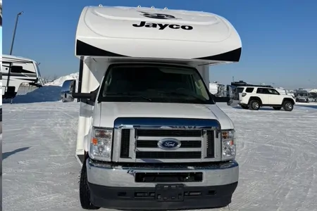 Travel in Comfort & Style: Carol’s Upscale Motor Home Awaits You!