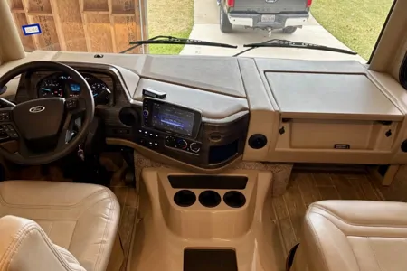 Thor Motor Coach Miramar Class A