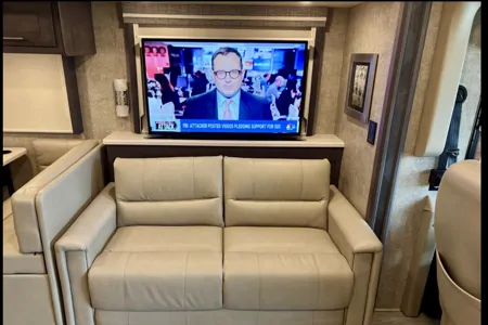 Thor Motor Coach Miramar Class A