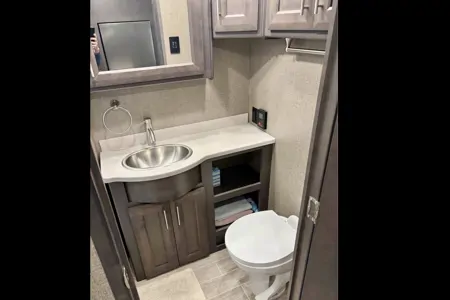 Thor Motor Coach Miramar Class A