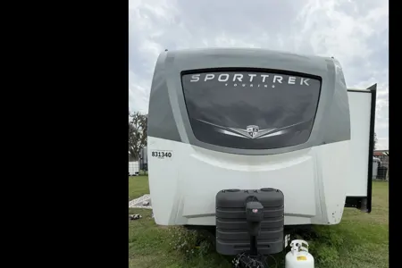 Troy & Kaila’s Venture RV SPORTTREK Travel Trailer