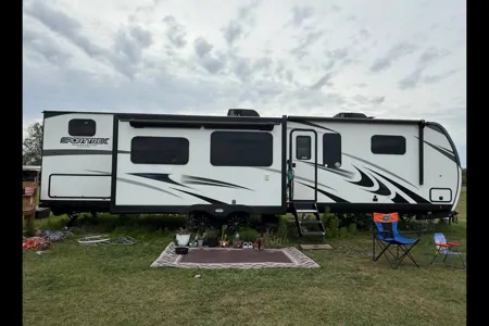 Troy & Kaila’s Venture RV SPORTTREK Travel Trailer