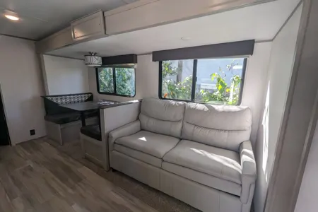 Bolshoi's Prime Time Tracer LE Travel Trailer
