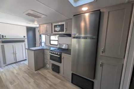 Bolshoi's Prime Time Tracer LE Travel Trailer
