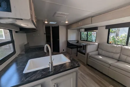 Bolshoi's Prime Time Tracer LE Travel Trailer