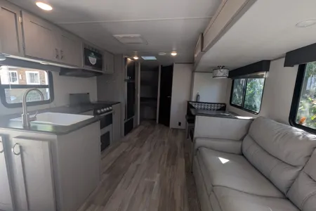 Bolshoi's Prime Time Tracer LE Travel Trailer