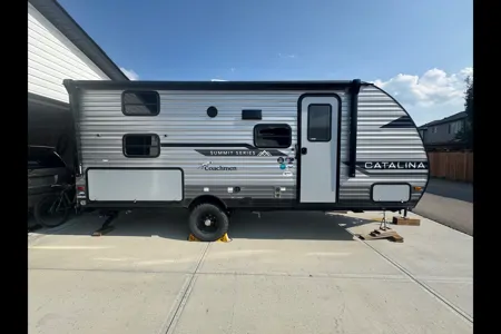 Kyle's Coachmen Catalina Travel Trailer