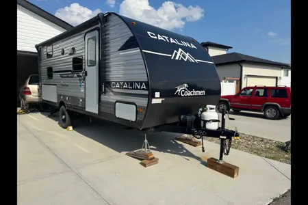 Kyle's Coachmen Catalina Travel Trailer