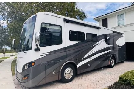 Sharon's Tiffin Motorhomes Allegro Red 33 AA Class A
