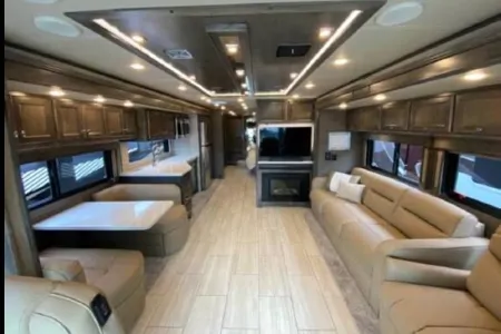 Sharon's Tiffin Motorhomes Allegro Red 33 AA Class A