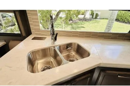 Sharon's Tiffin Motorhomes Allegro Red 33 AA Class A