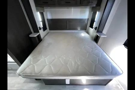 2024 FR3 30DS Luxury Class A | Easy to Drive | Sleeps 6 | Like New