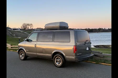 Bullitt the Safari Van