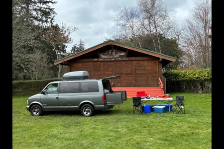 Bullitt the Safari Van