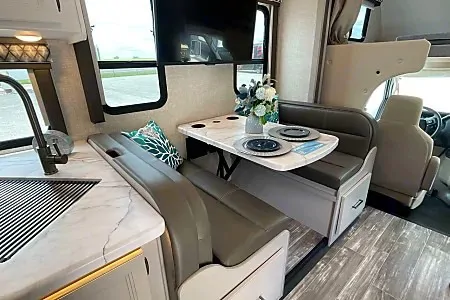 WiFi - LUXURIOUS - Sleeps 7 - Fits in State Parks (2)