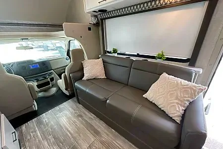 WiFi - LUXURIOUS - Sleeps 7 - Fits in State Parks (2)