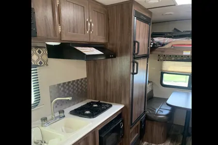 IGO PRO. Cloud series Evergreen C193BH Travel Trailer