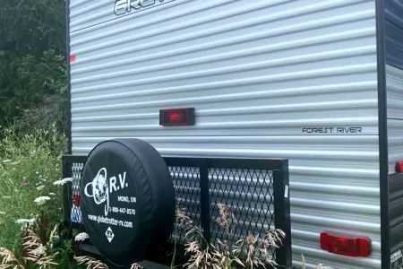 Karish 26 ft grey wolf trailer