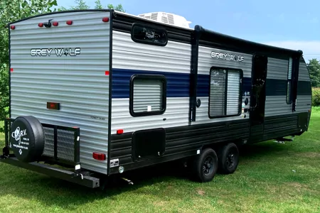 Karish 26 ft grey wolf trailer