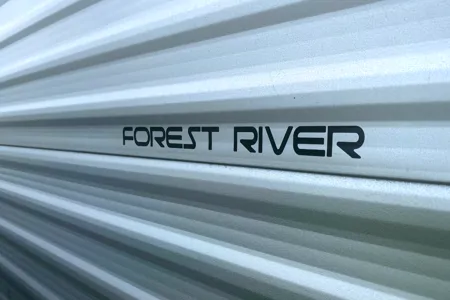 Karish 26 ft grey wolf trailer