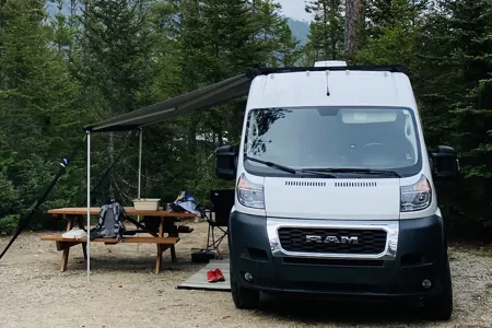 Manon Dodge 3500 Classe B