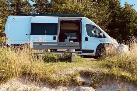 Manon Dodge 3500 Classe B