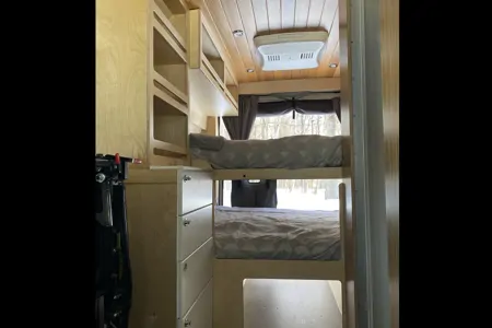 Manon Dodge 3500 Classe B